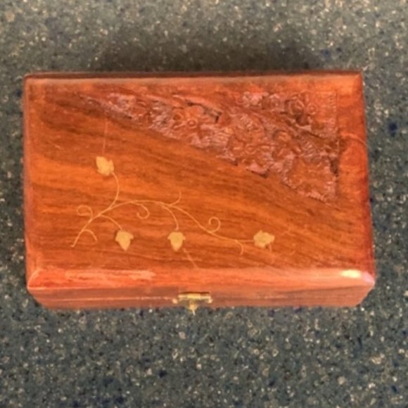 Hand Carved Wood Trinket Box Made In India - Picture 1 of 6